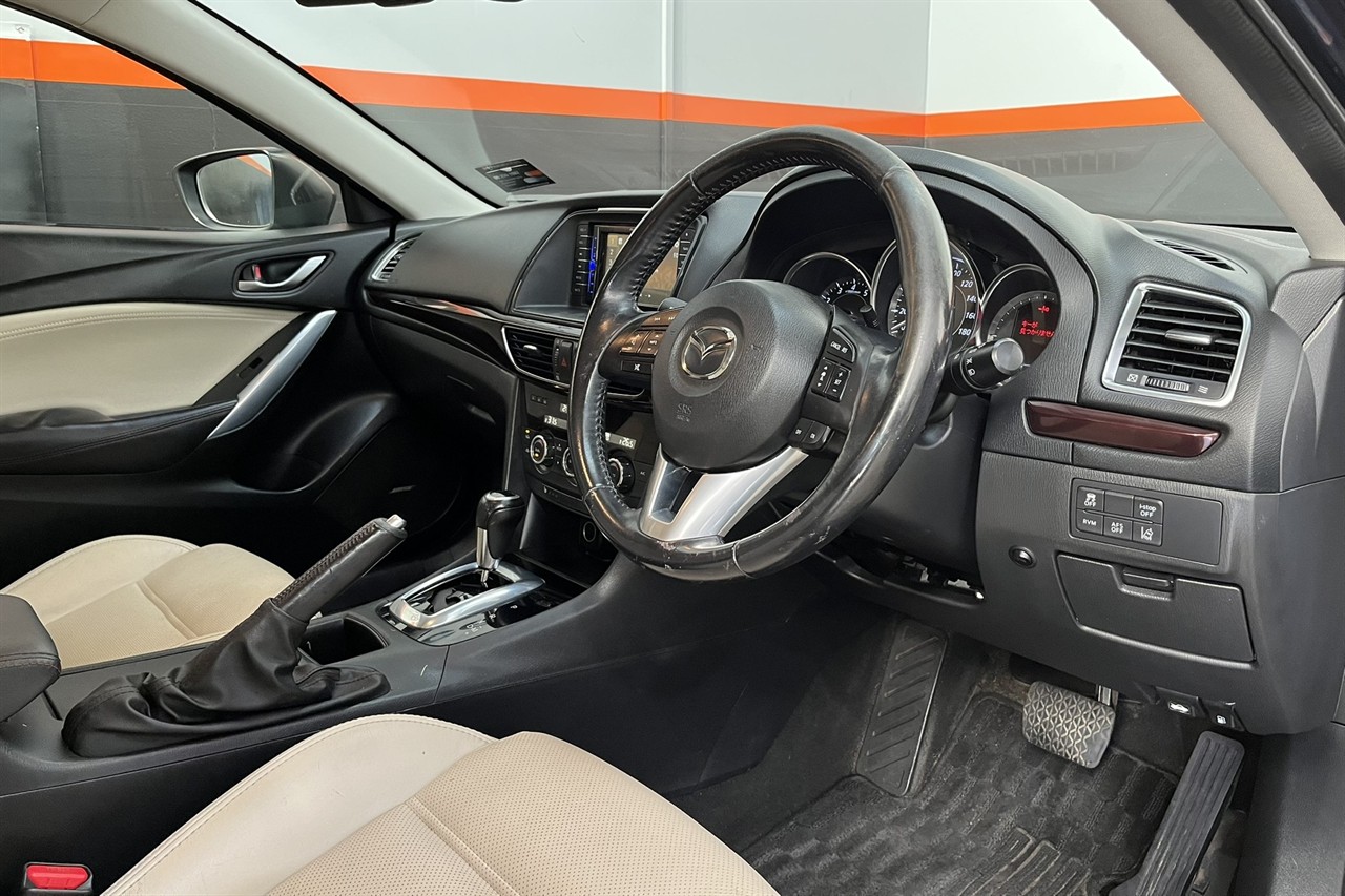 2014 Mazda Atenza