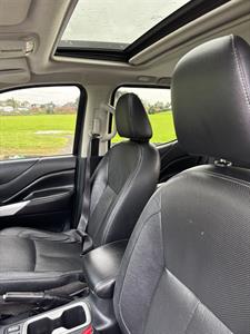 2016 Nissan Navara - Thumbnail