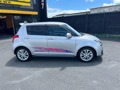 2009 Suzuki Swift - Thumbnail