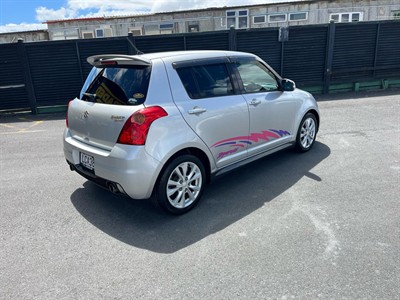 2009 Suzuki Swift - Thumbnail