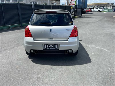 2009 Suzuki Swift - Thumbnail