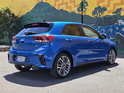 2022 Kia RIO - Thumbnail