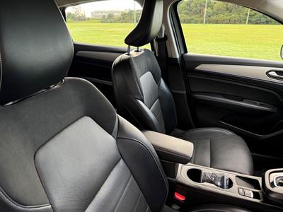 2023 Renault Arkana - Thumbnail