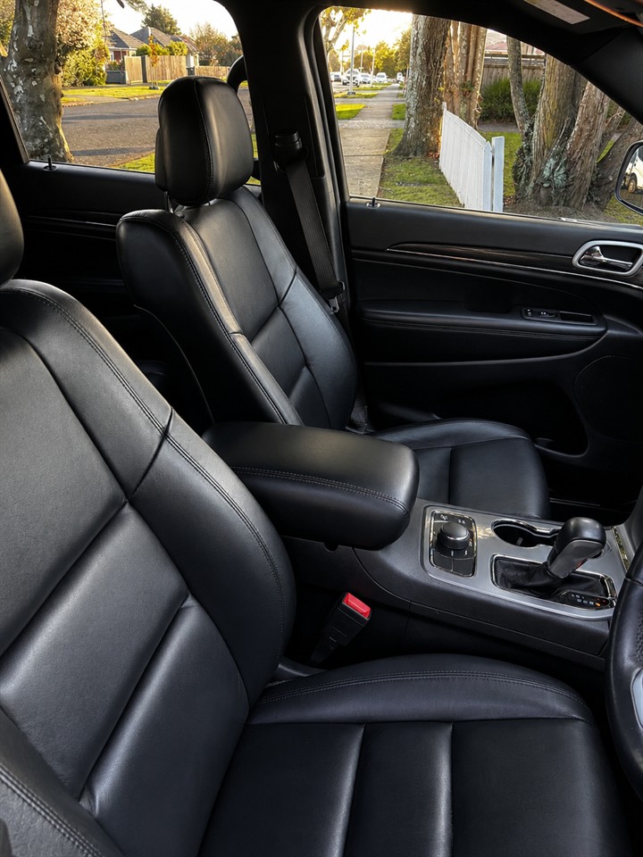 2021 Jeep GRAND CHEROKEE