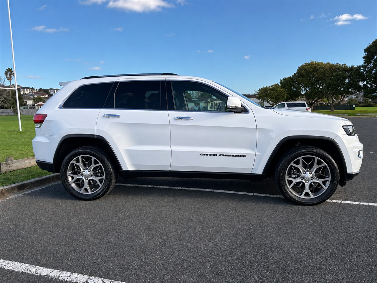 2021 Jeep GRAND CHEROKEE