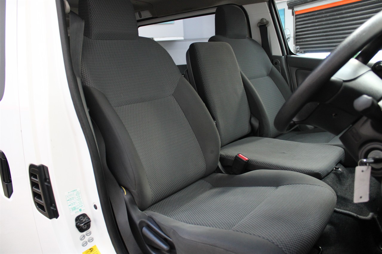 2012 Nissan Caravan