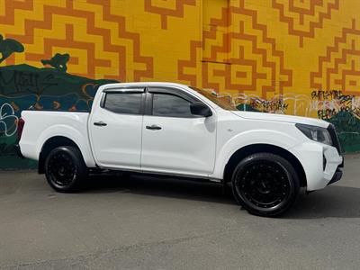 2022 Nissan Navara - Thumbnail