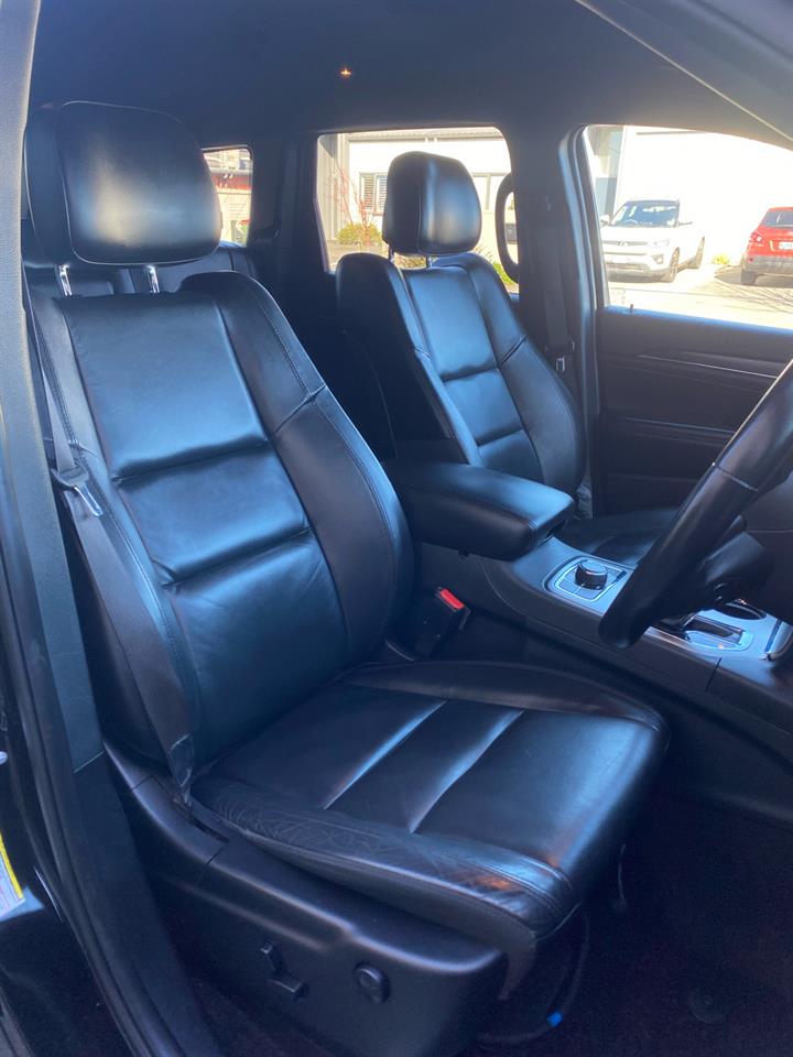 2019 Jeep GRAND CHEROKEE