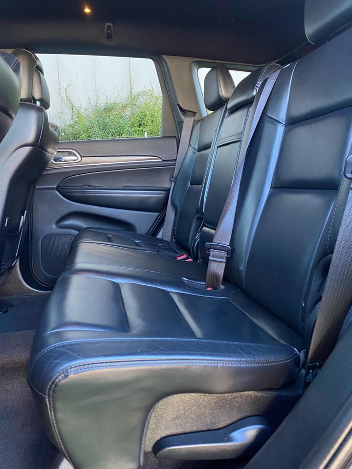 2019 Jeep GRAND CHEROKEE