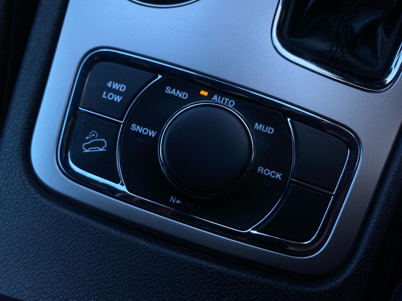 2019 Jeep GRAND CHEROKEE