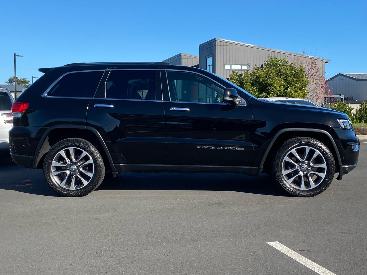 2019 Jeep GRAND CHEROKEE