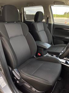 2020 Mitsubishi Outlander - Thumbnail