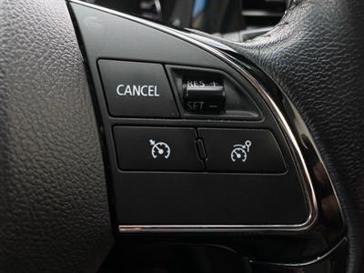 2020 Mitsubishi Outlander - Thumbnail