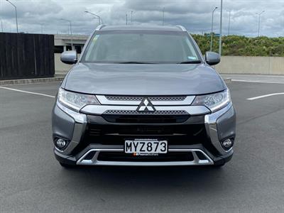 2020 Mitsubishi Outlander - Thumbnail