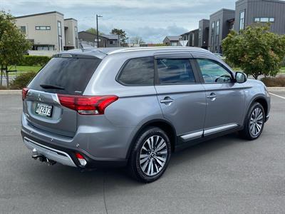 2020 Mitsubishi Outlander - Thumbnail