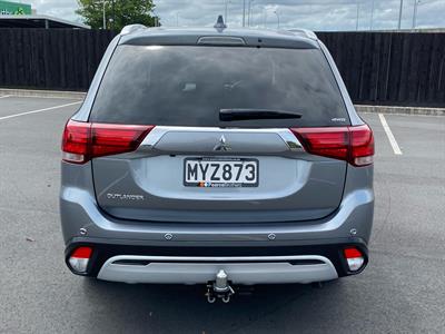 2020 Mitsubishi Outlander - Thumbnail