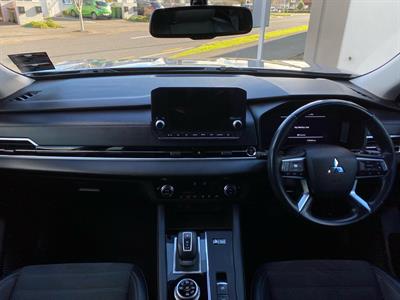 2022 Mitsubishi Outlander - Thumbnail