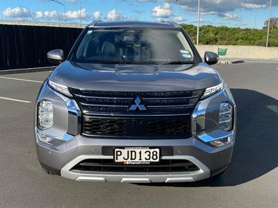 2022 Mitsubishi Outlander - Thumbnail