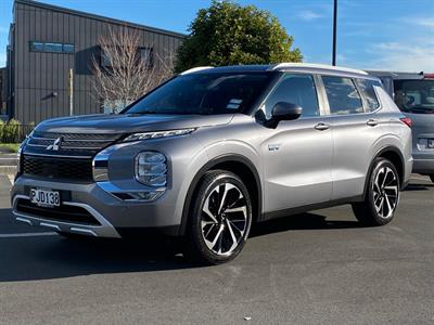 2022 Mitsubishi Outlander - Thumbnail