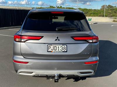 2022 Mitsubishi Outlander - Thumbnail