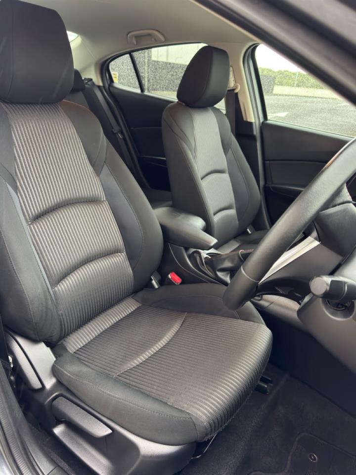 2014 Mazda Axela