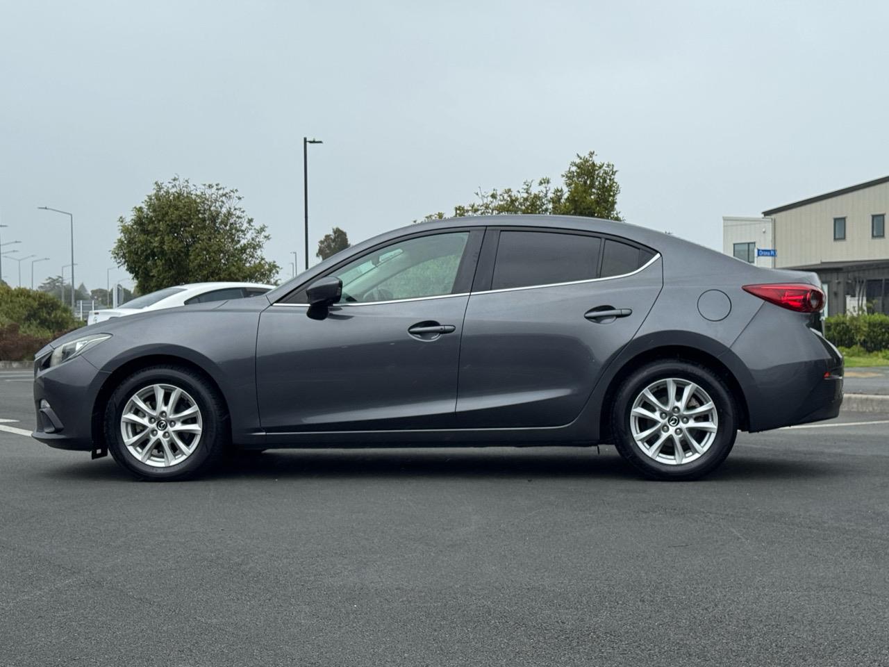 2014 Mazda Axela