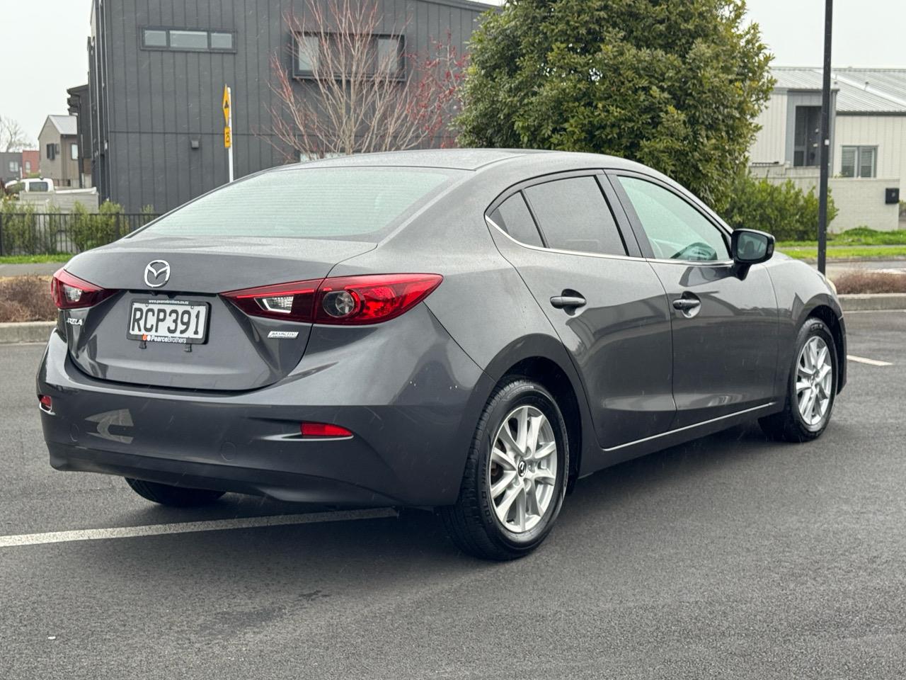 2014 Mazda Axela