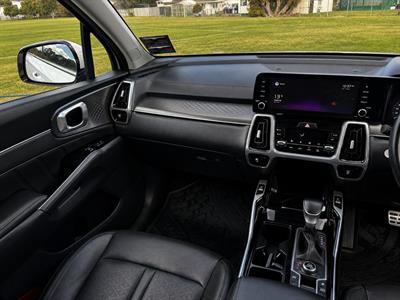 2022 Kia Sorento - Thumbnail