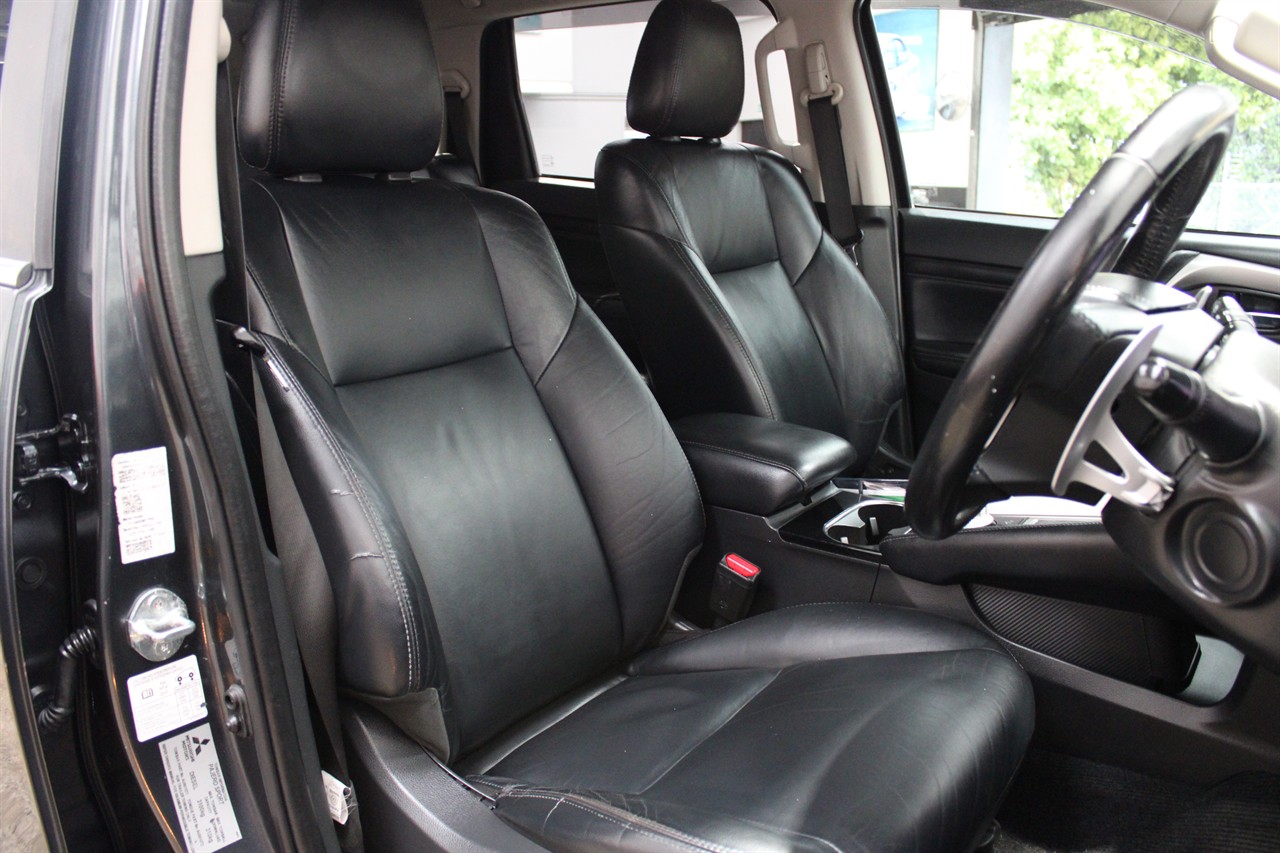 2020 Mitsubishi Pajero