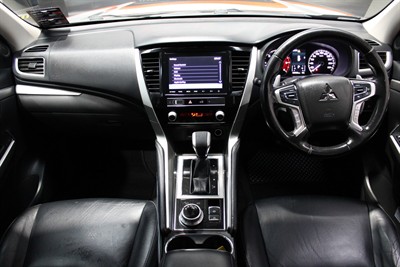 2020 Mitsubishi Pajero - Thumbnail