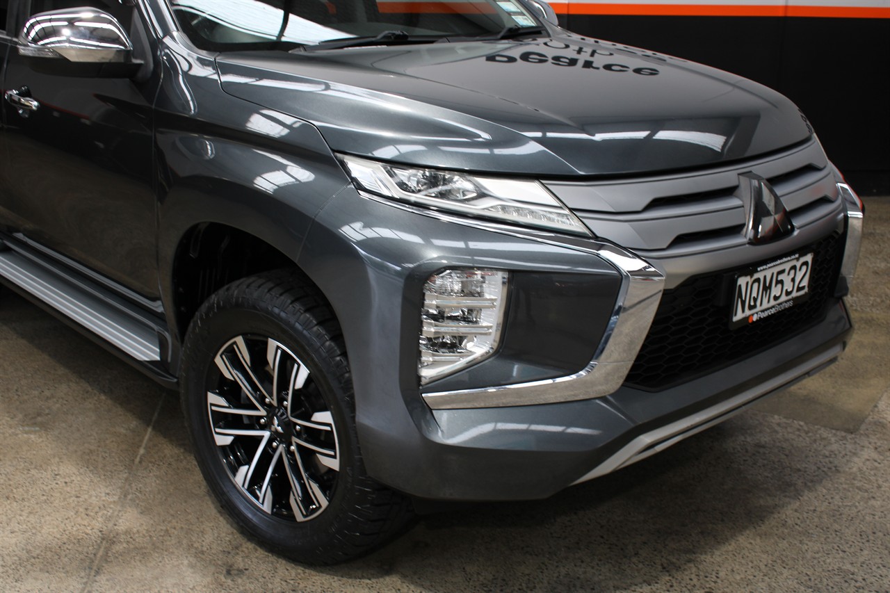 2020 Mitsubishi Pajero