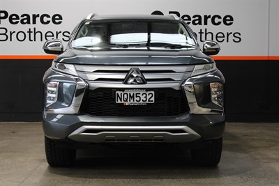 2020 Mitsubishi Pajero - Thumbnail