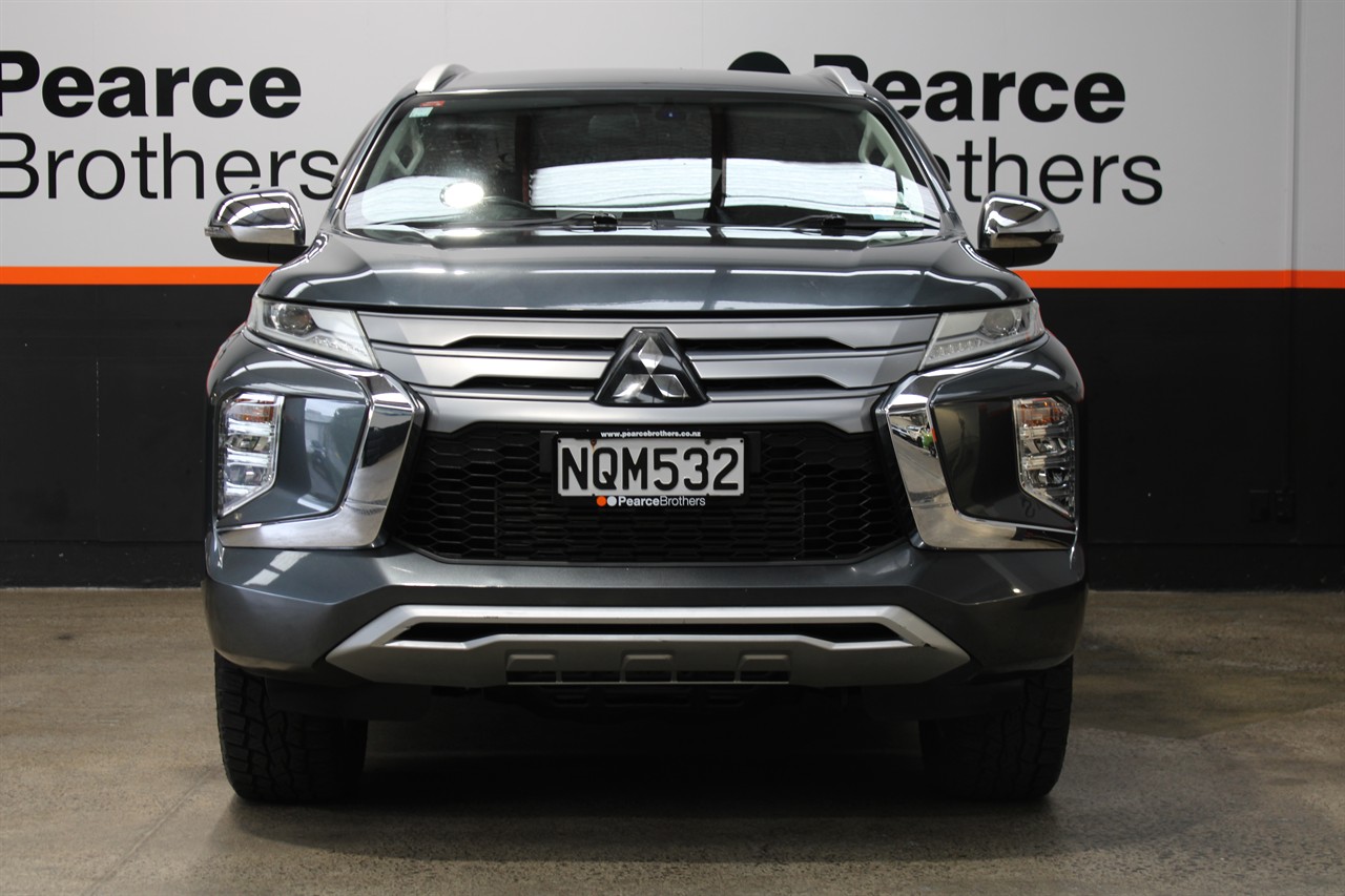 2020 Mitsubishi Pajero