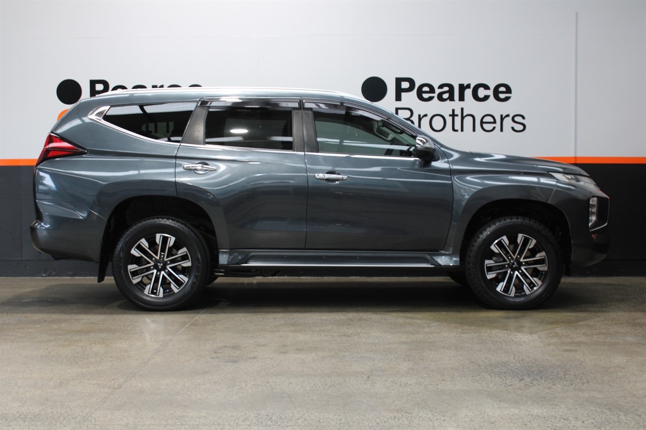 2020 Mitsubishi Pajero