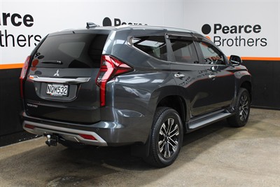 2020 Mitsubishi Pajero - Thumbnail