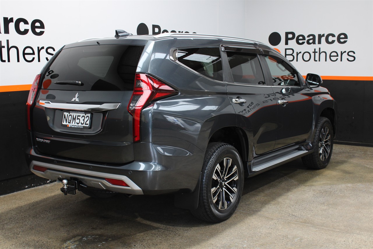 2020 Mitsubishi Pajero