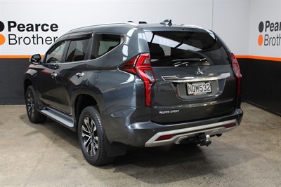 2020 Mitsubishi Pajero - Thumbnail