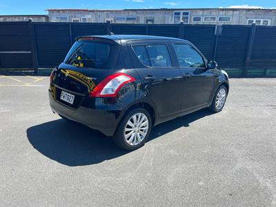 2011 Suzuki Swift - Thumbnail
