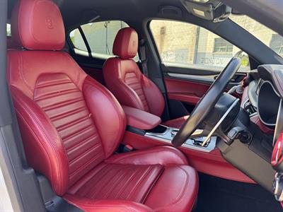 2020 Alfa Romeo Stelvio - Thumbnail