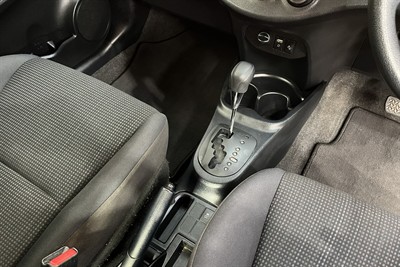 2017 Toyota YARIS - Thumbnail