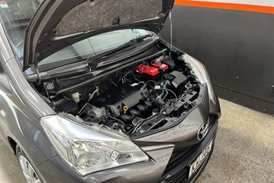 2017 Toyota YARIS - Thumbnail