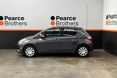 2017 Toyota YARIS - Thumbnail