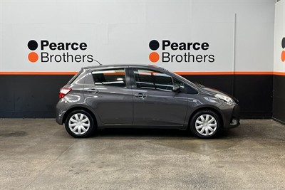 2017 Toyota YARIS - Thumbnail