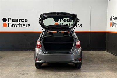 2017 Toyota YARIS - Thumbnail