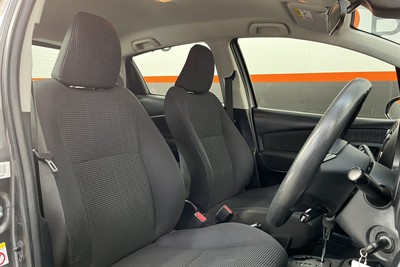 2017 Toyota YARIS - Thumbnail