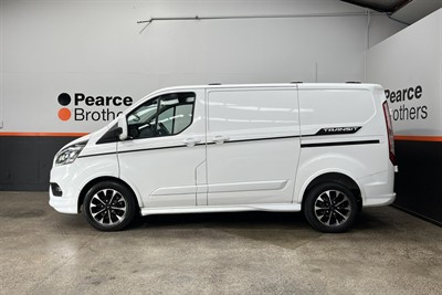 2022 Ford transit - Thumbnail