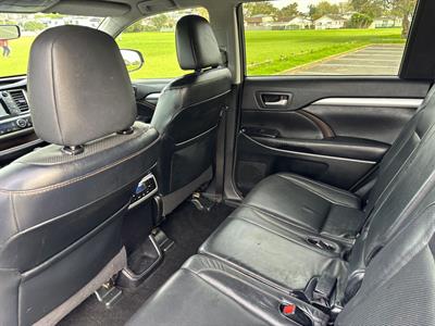 2016 Toyota Highlander - Thumbnail