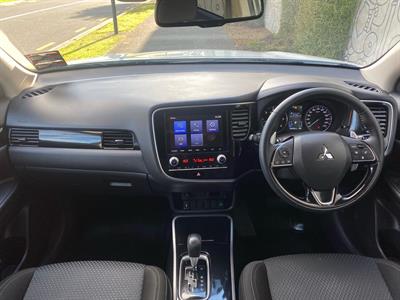 2021 Mitsubishi Outlander - Thumbnail