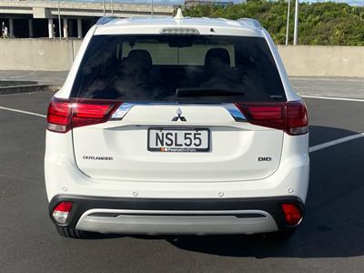 2021 Mitsubishi Outlander - Thumbnail