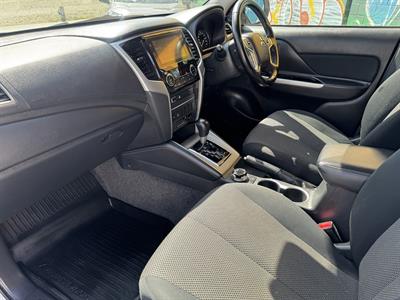 2022 Mitsubishi Triton - Thumbnail